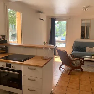 Appartement Beau T2 Clim Terrasse Idéalement Situé, Aix-en-Provence